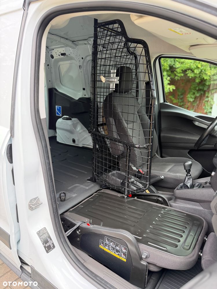 Ford Transit Courier - 16