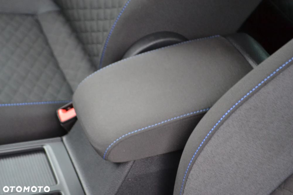 Volkswagen Golf Variant - 16