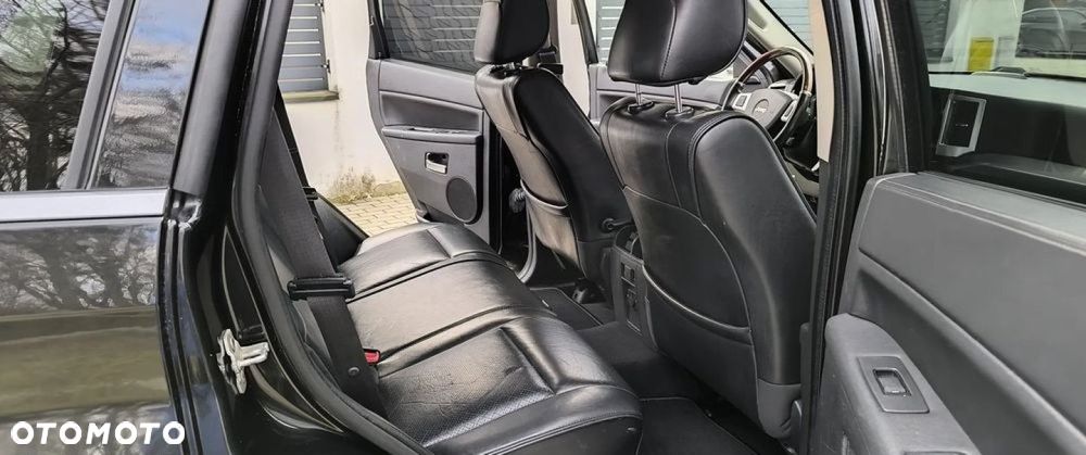 Jeep Grand Cherokee - 29