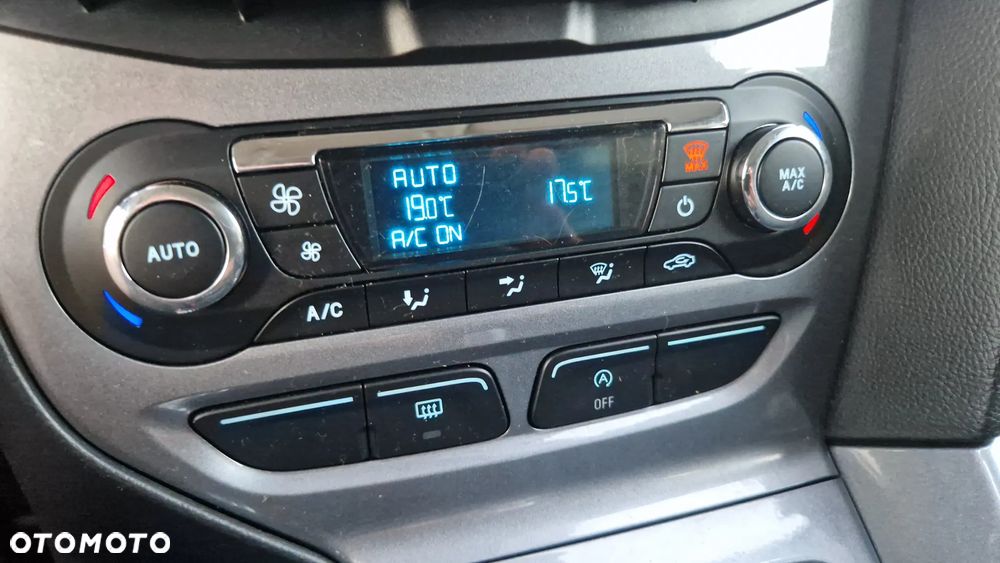 Ford Focus 1.6 TDCi DPF Titanium - 11