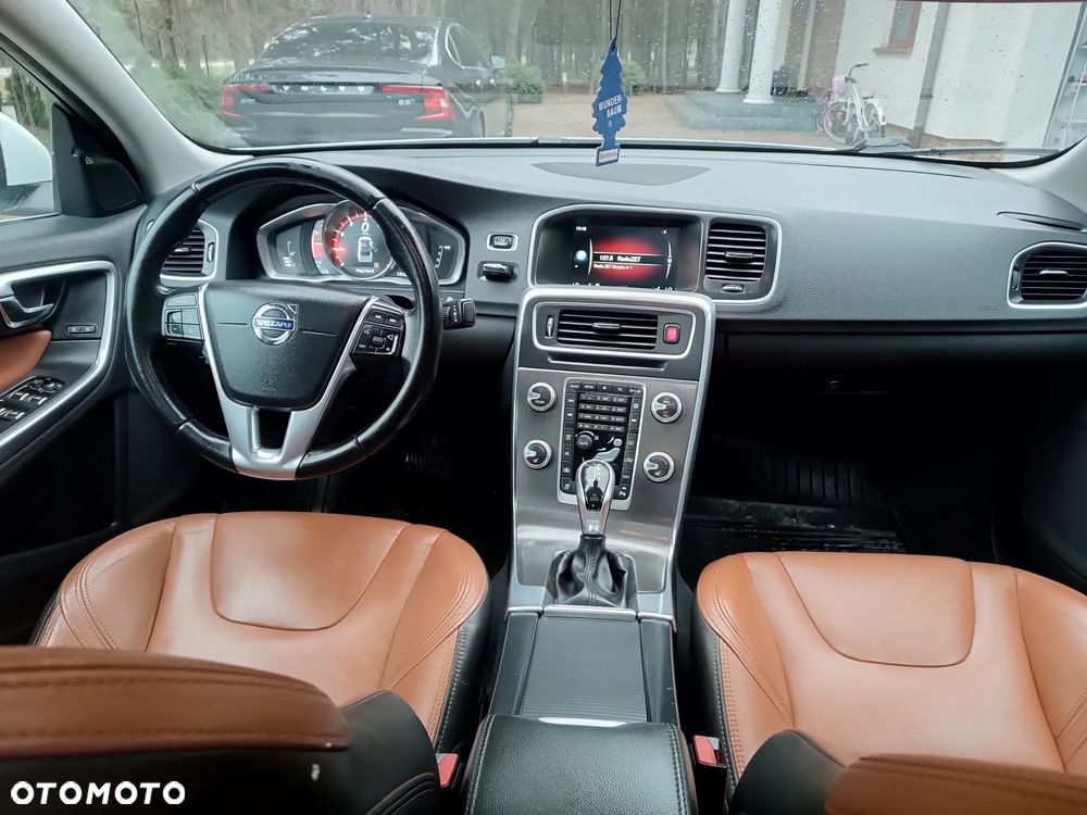 Volvo S60 T5 Drive-E Momentum - 4