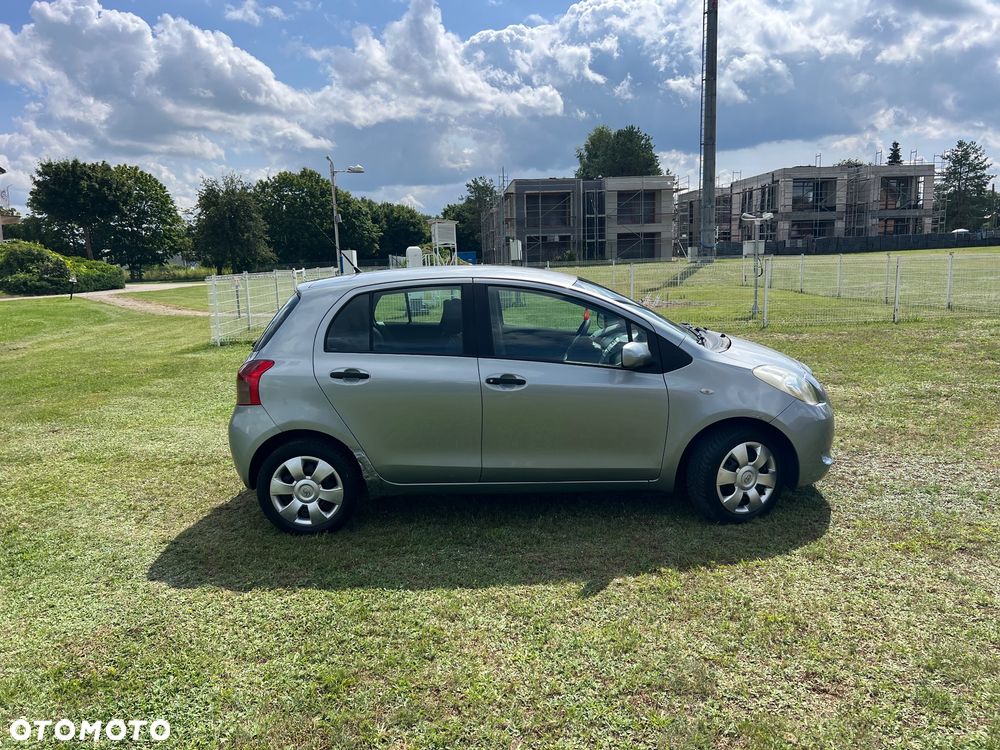 Toyota Yaris 1.0 Terra A/C - 8