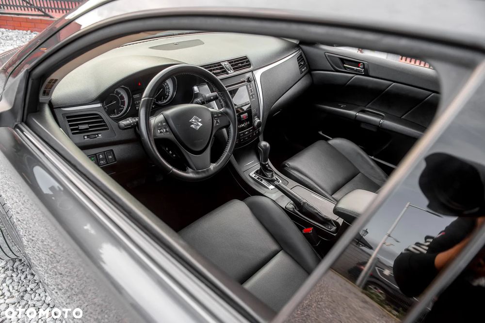 Suzuki Kizashi 2.4 Sport 4WD CVT - 16