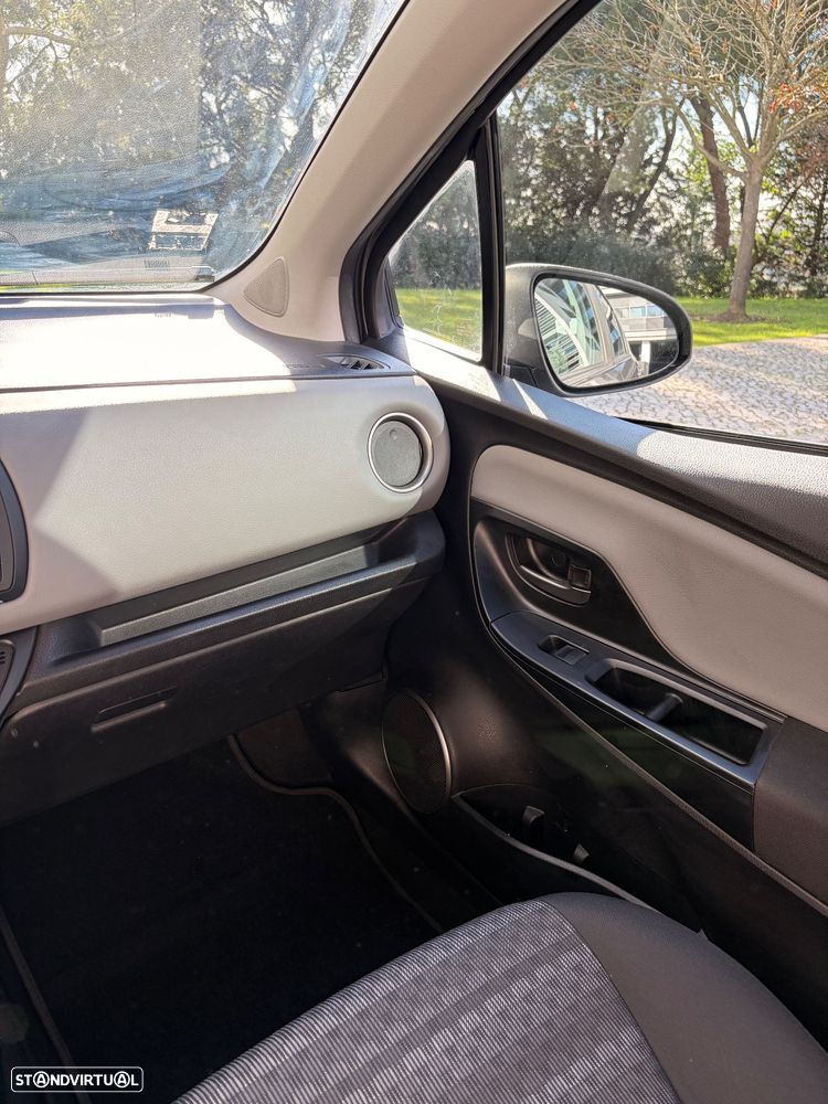 Toyota Yaris 1.0 VVT-i ACtive - 27