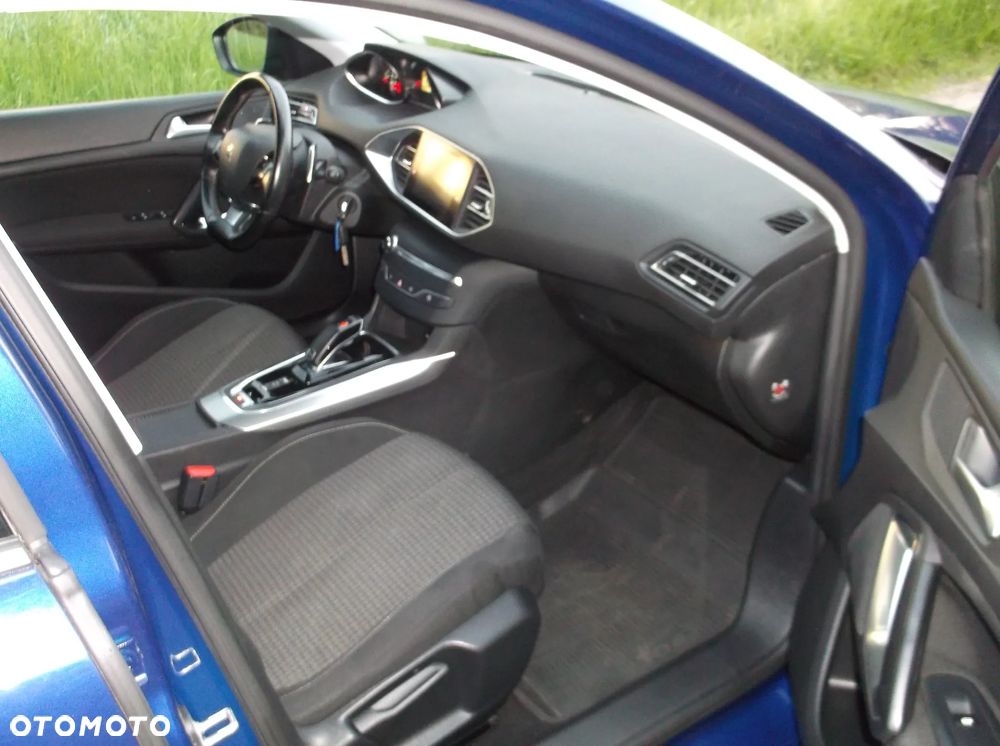 Peugeot 308 PureTech 130 GPF EAT8 Black Edition - 10