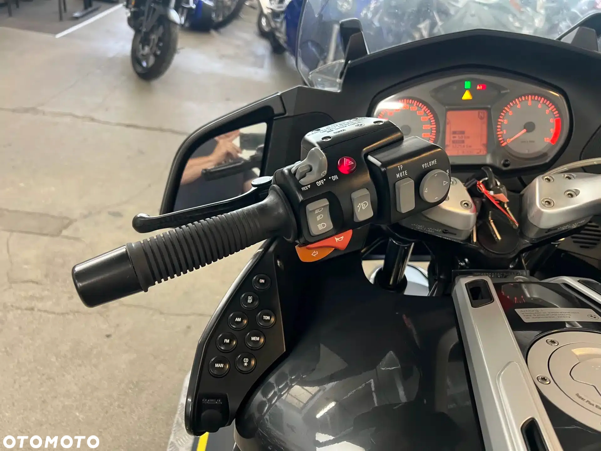 BMW R - 27