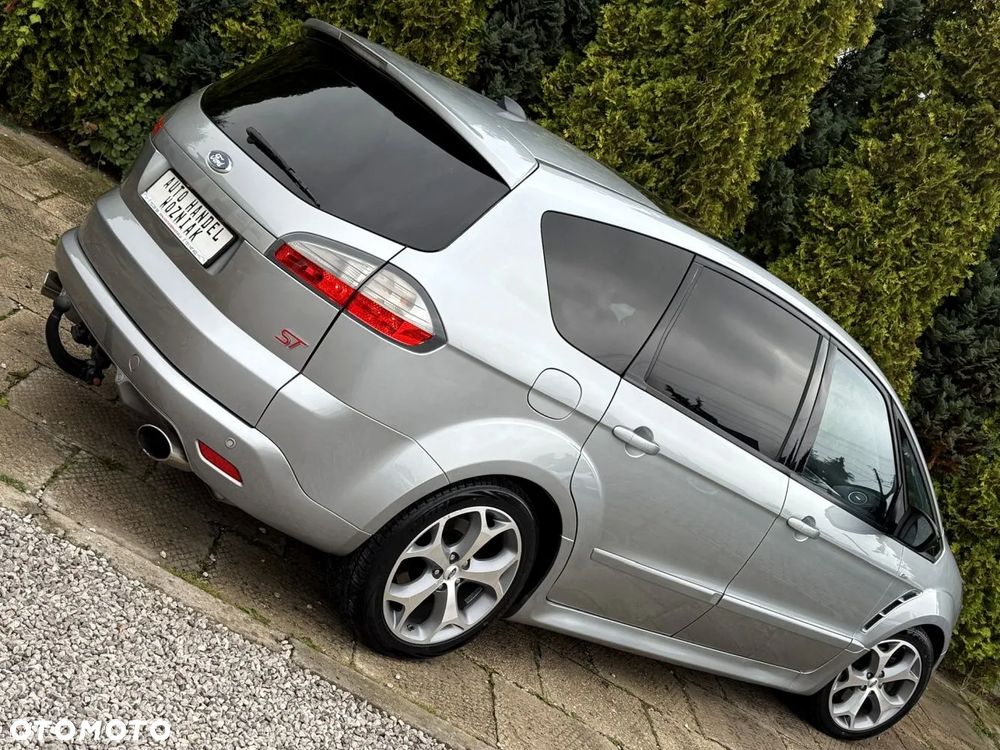 Ford S-Max - 11