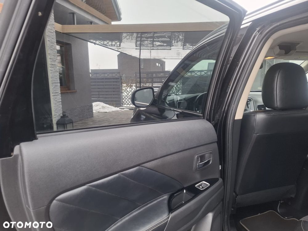 Mitsubishi Outlander 2.0 4WD - 9