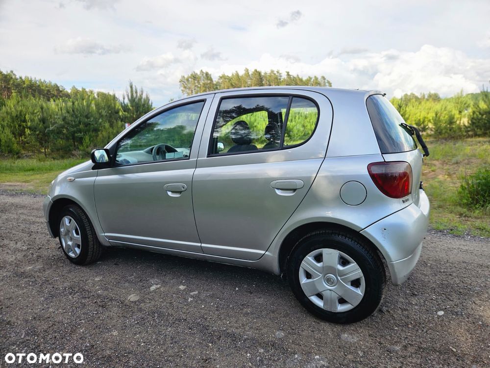 Toyota Yaris - 8