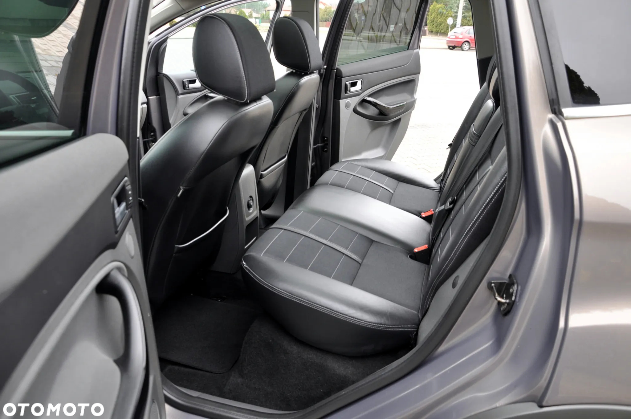 Ford Kuga 2.0 TDCi 4x4 Titanium - 22