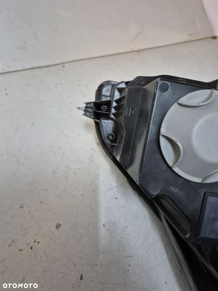 Ford Courier MK3 lampa prawa R2X6-13E014-AE - 11