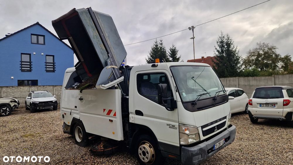 Mitsubishi Canter - 12