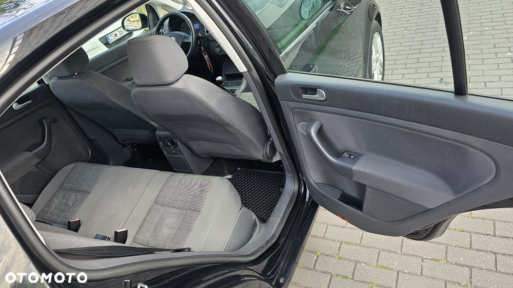 Volkswagen Golf Plus - 12