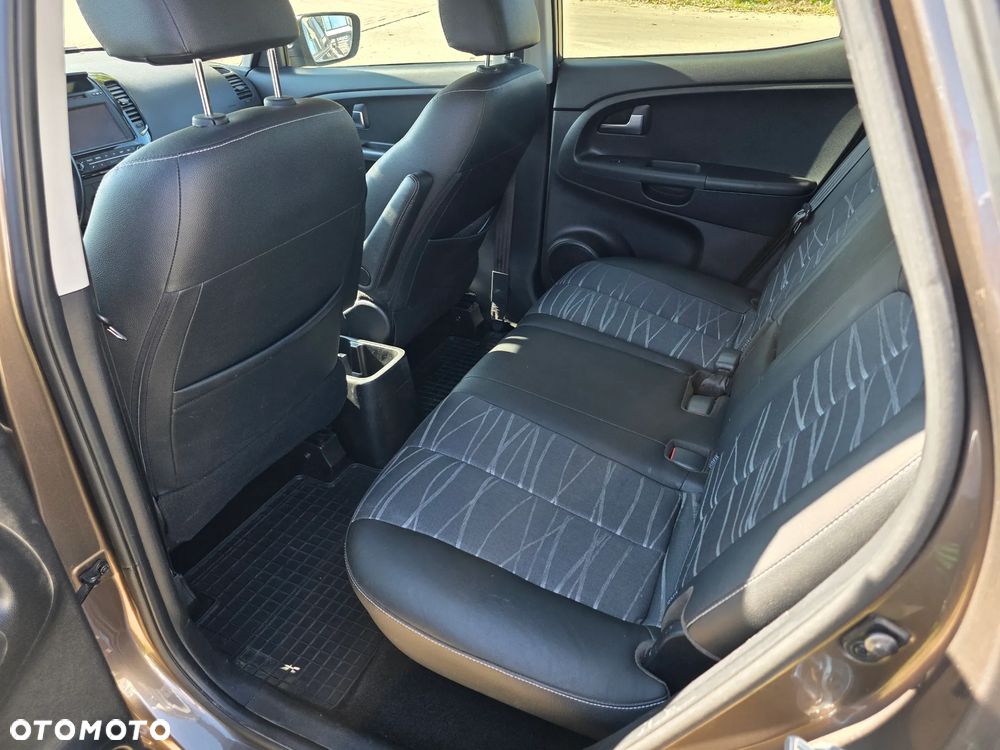 Kia Venga 1.4 Business Line - 9
