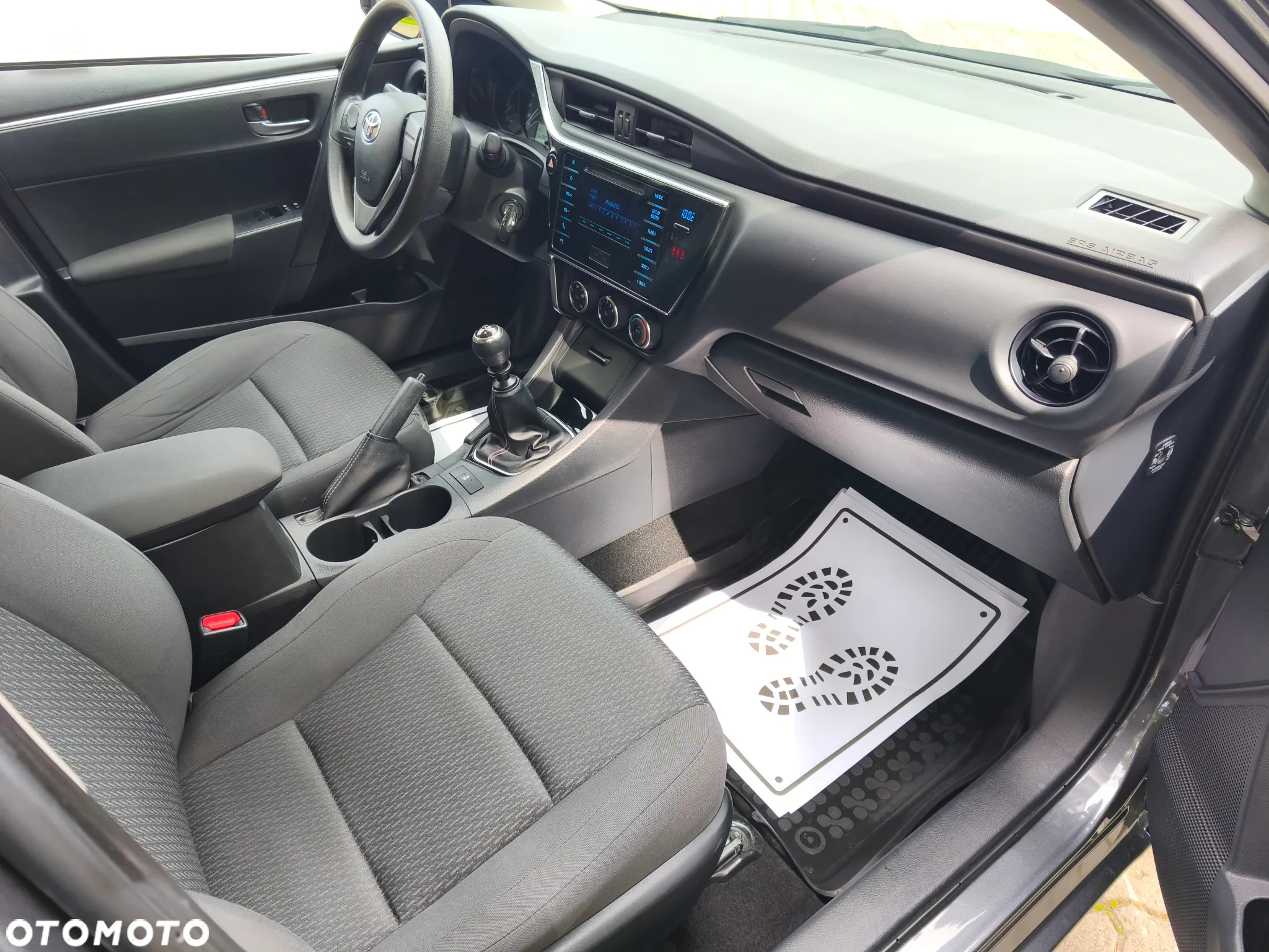 Toyota Corolla 1.6 Premium - 11