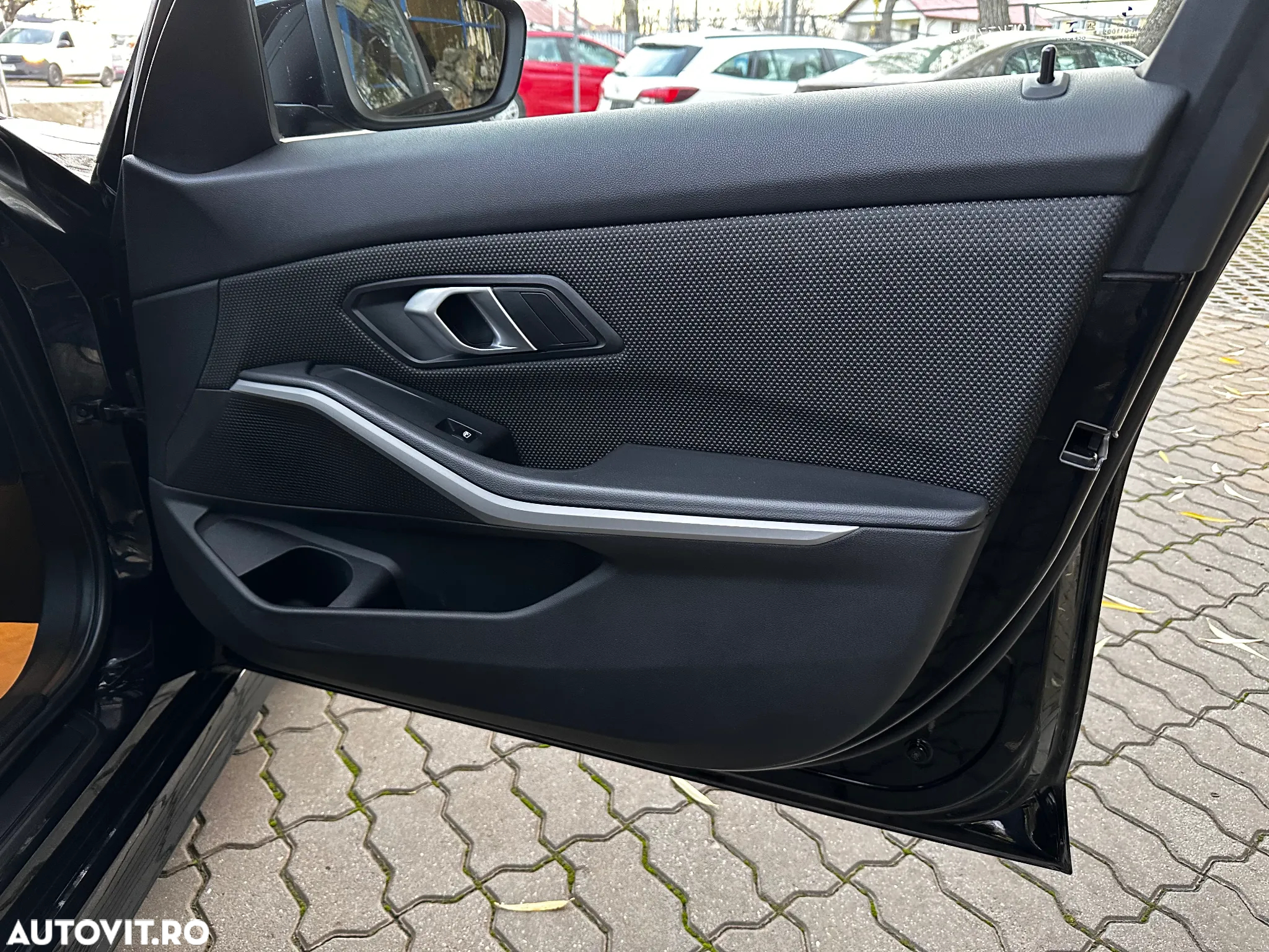 BMW Seria 3 318d Aut. - 33