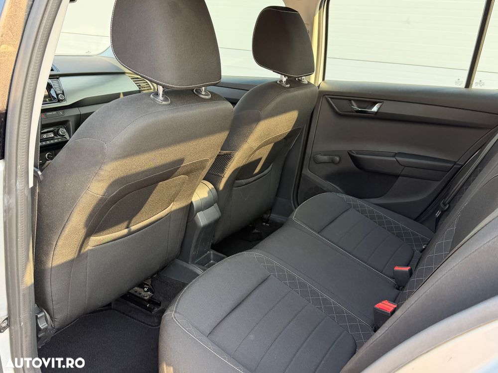 Skoda Fabia 1.0 MPI Style - 9