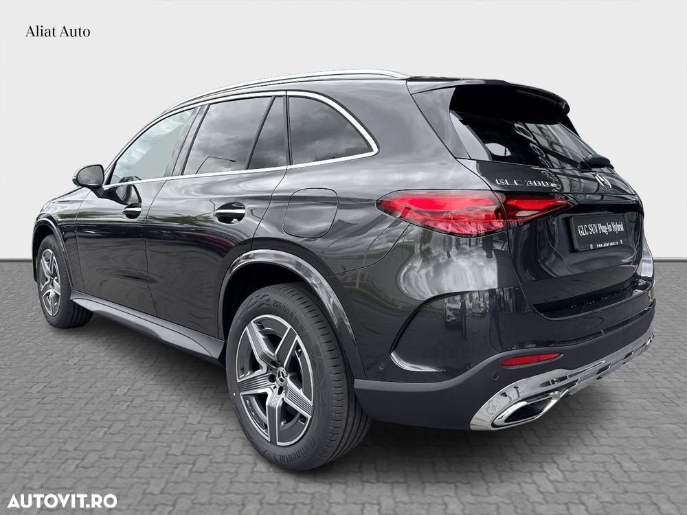 Mercedes-Benz GLC 300 e 4MATIC - 3
