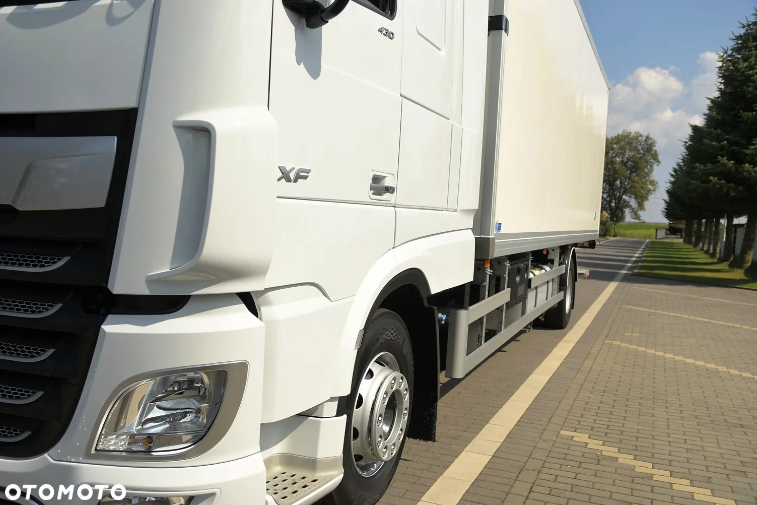DAF XF 430/// 2022/// PRZEB: 188000 KM/// CHŁODNIA/// THERMO-KING/// WINDA/// STAN JAK NOWY! - 13