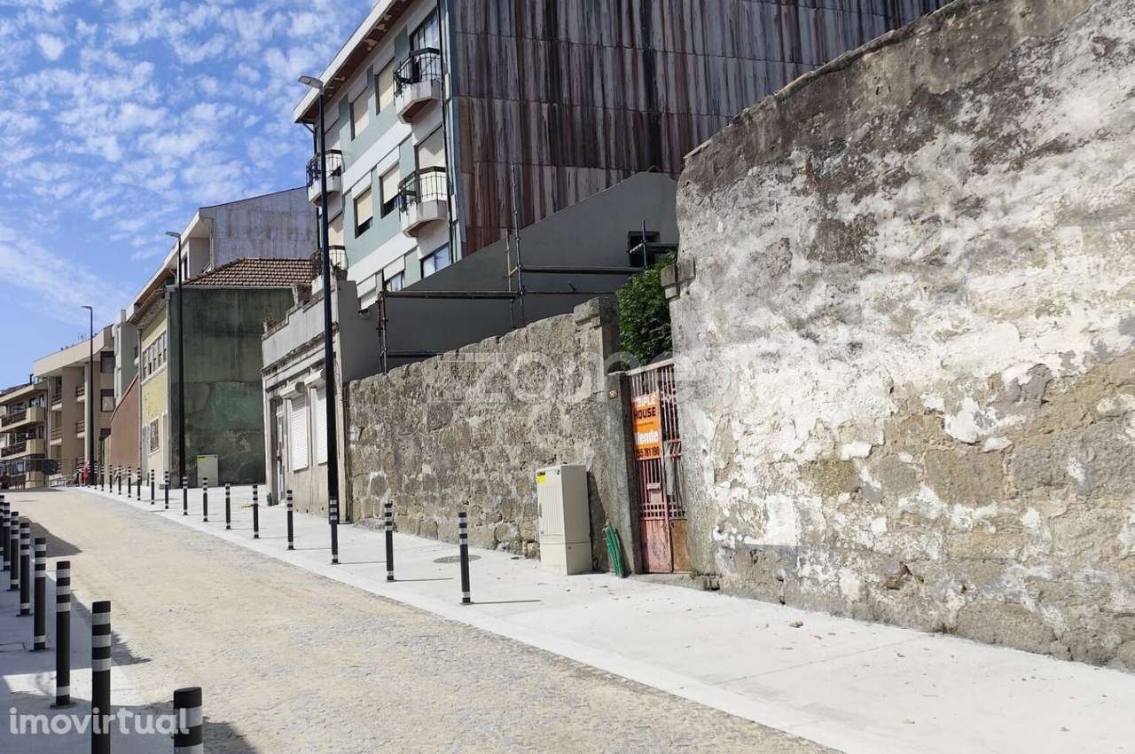 Moradia em remodelação T3, na Travessa S. Dinis, Porto - Grande imagem: 4/29