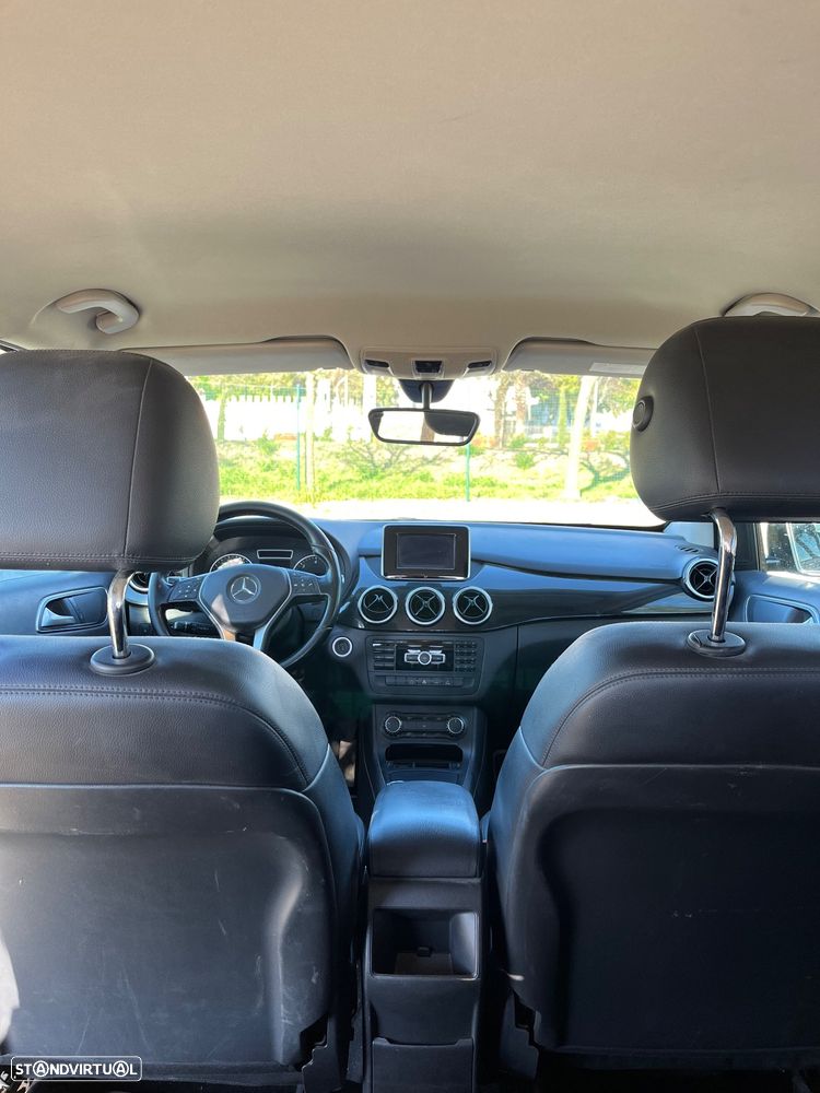 Mercedes-Benz B 200 - 12