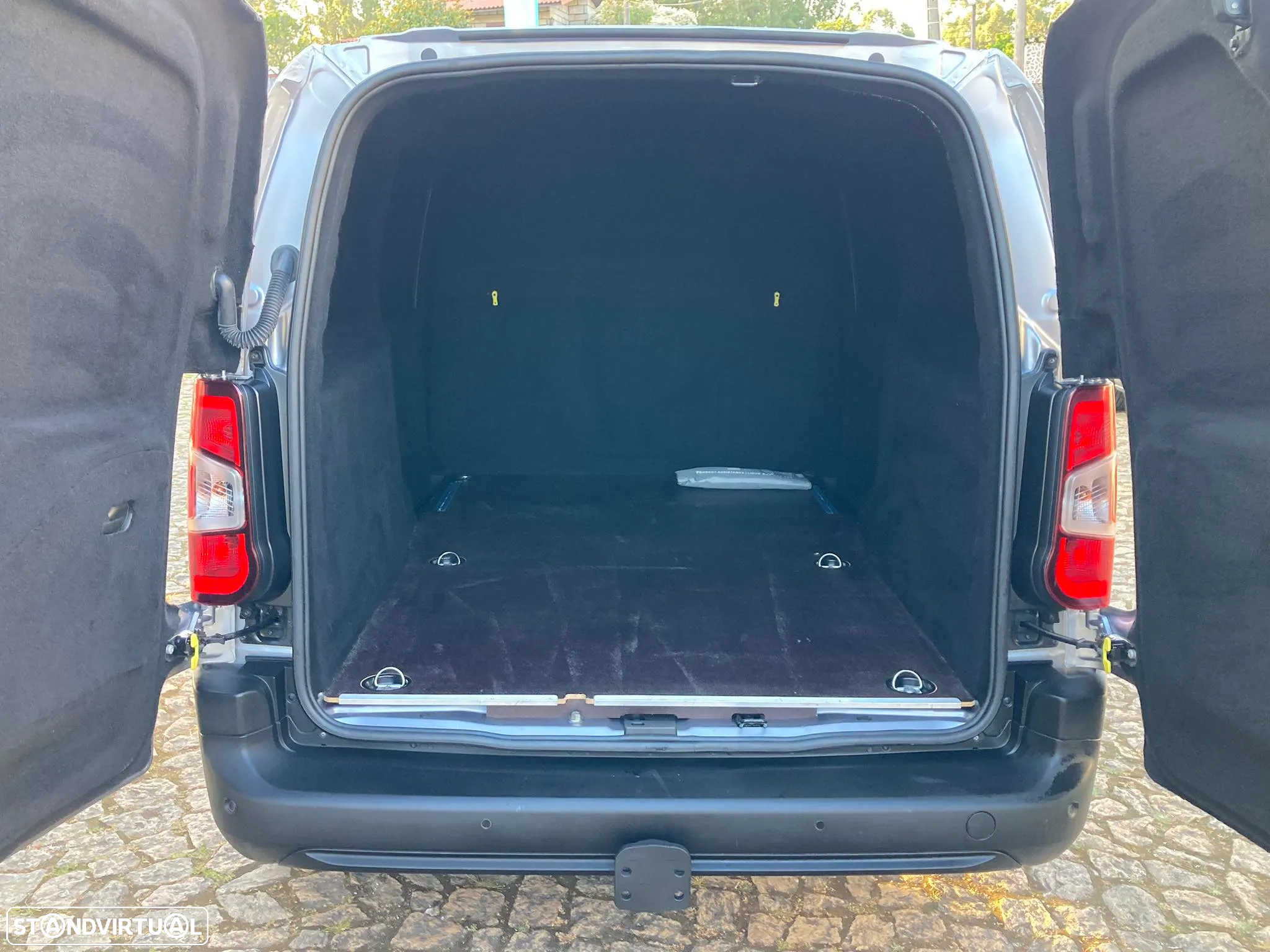Peugeot Partner Asph. Longa 1.5 BlueHDi 130cv EAT8 (caixa automática) - 37