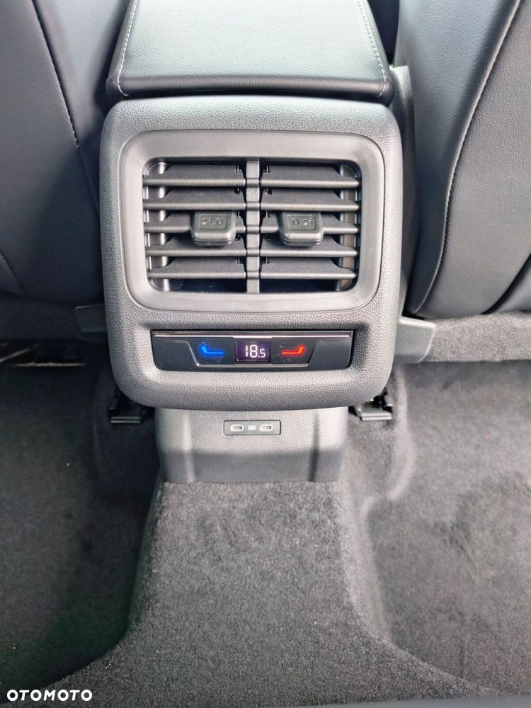 Volkswagen T-Roc - 31