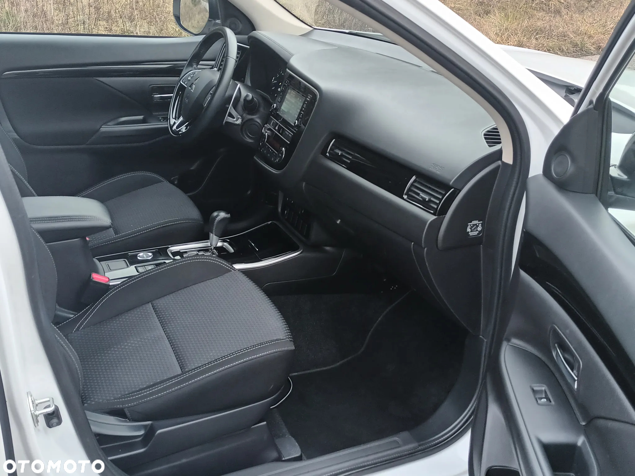 Mitsubishi Outlander 2.0 Intense Comfort 4WD CVT - 17
