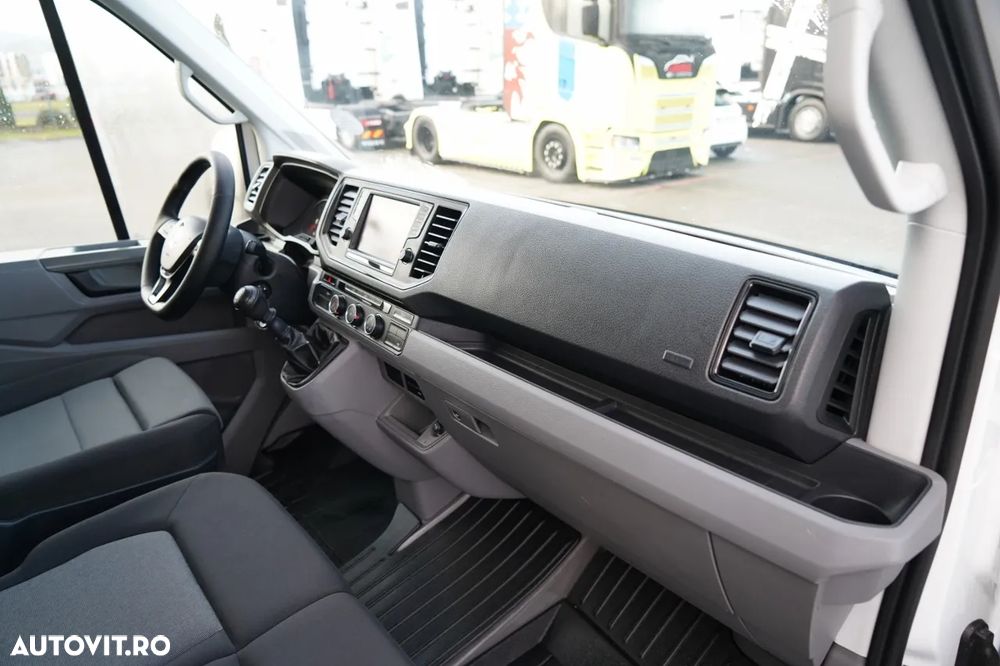 Volkswagen CRAFTER / CONTAINER / DHOLLANDIA LIFT / 2019 / TWIN / 3 LOCURI / - 32