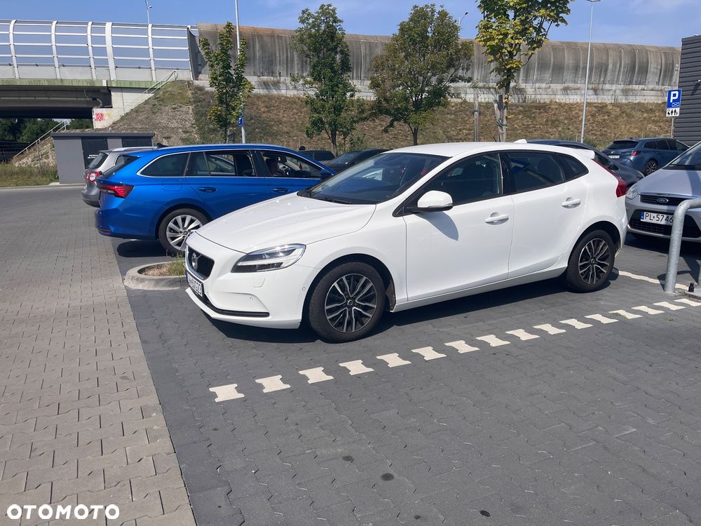 Volvo V40 T3 Drive-E Momentum - 1