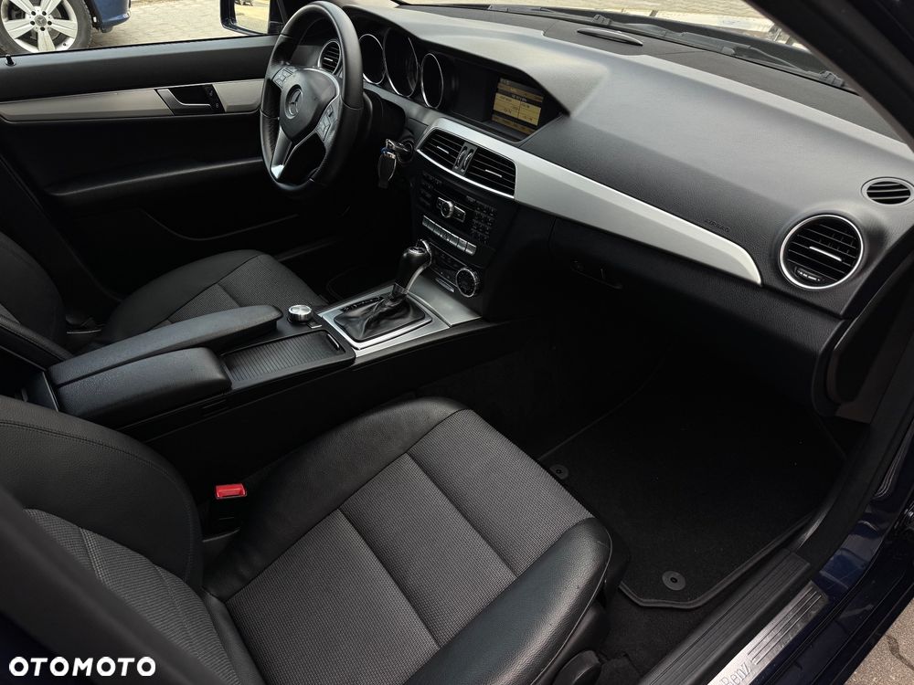 Mercedes-Benz Klasa C 220 CDI DPF Automatik Avantgarde - 15