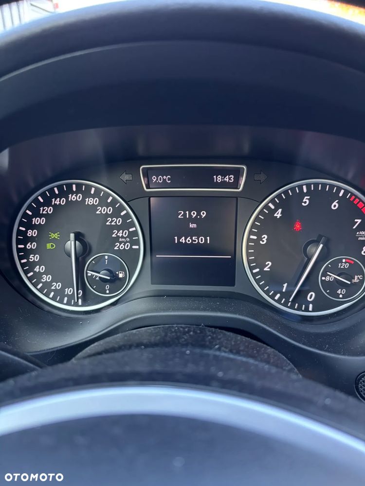 Mercedes-Benz Klasa A 180 (BlueEFFICIENCY) - 12