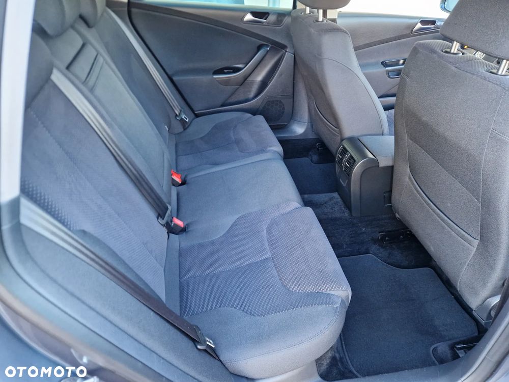 Volkswagen Passat Variant 2.0 Blue TDI DPF Comfortline - 33