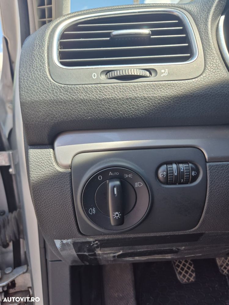 VOLKSWAGEN Golf 2012 — imagine 10