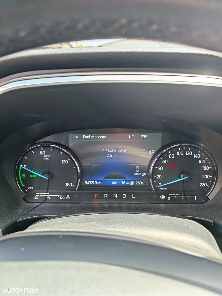 Ford Kuga - 10
