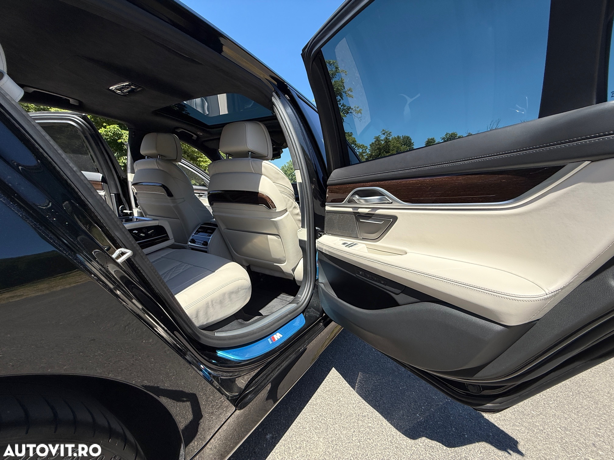 BMW Seria 7 750Li xDrive - 24