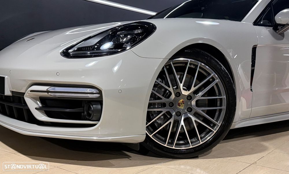 Porsche Panamera Sport Turismo 4 E-Hybrid Platinum Edition PDLS - 3