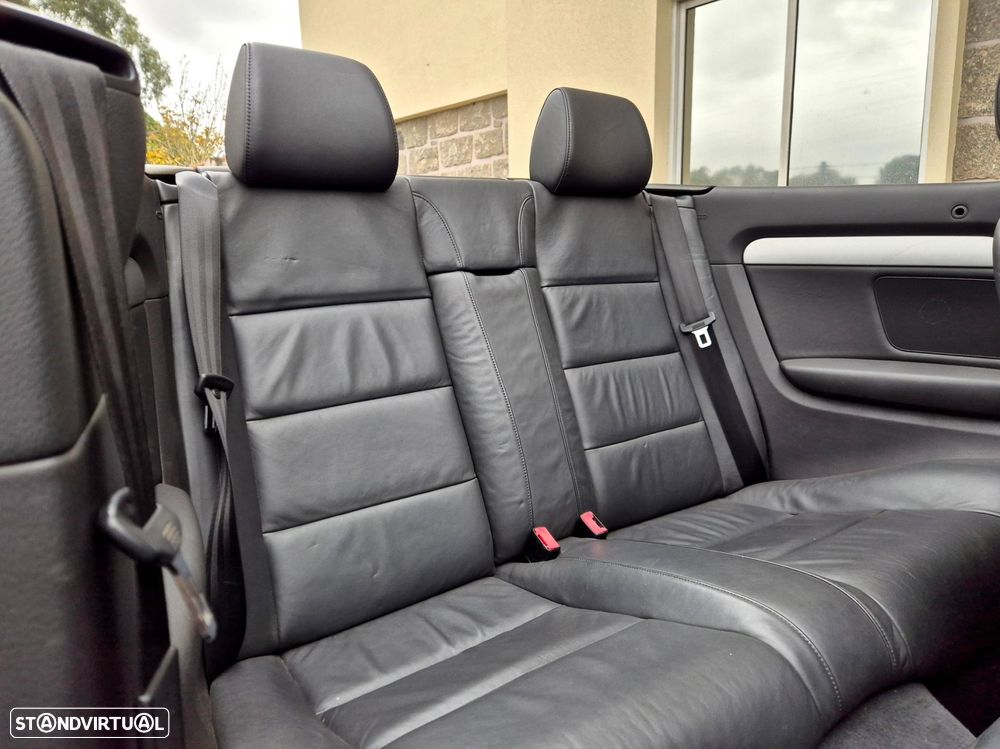 Audi A4 Cabrio 2.0 TDi S-line - 11