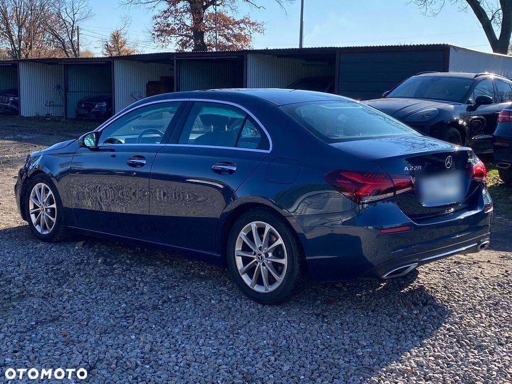 Mercedes-Benz Klasa A 220 4Matic 7G-DCT - 2