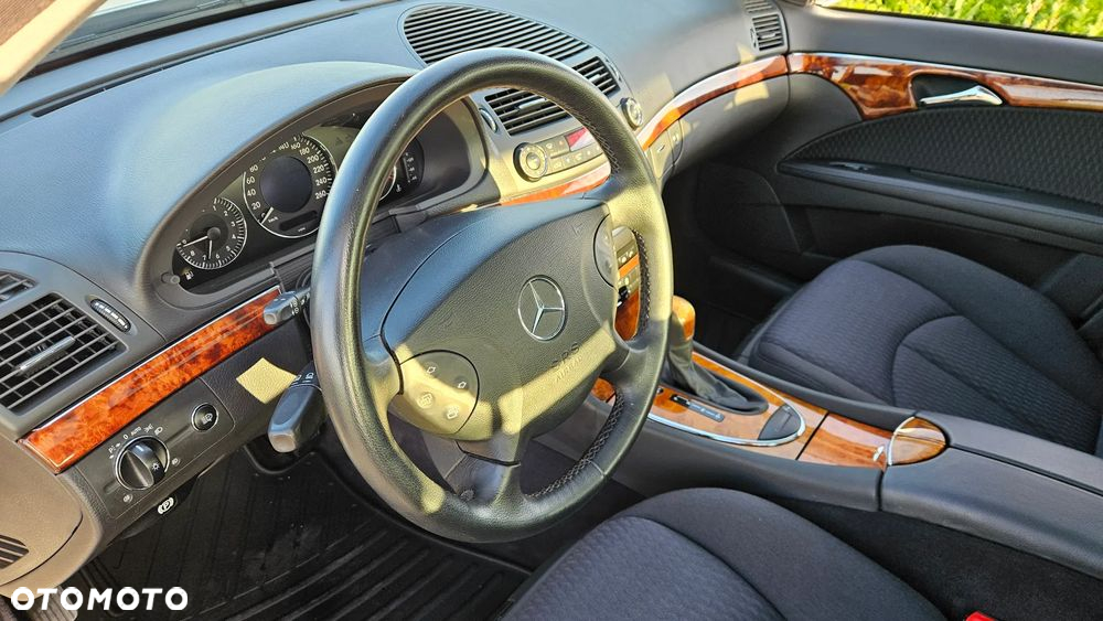 Mercedes-Benz Klasa E 320 Elegance - 19