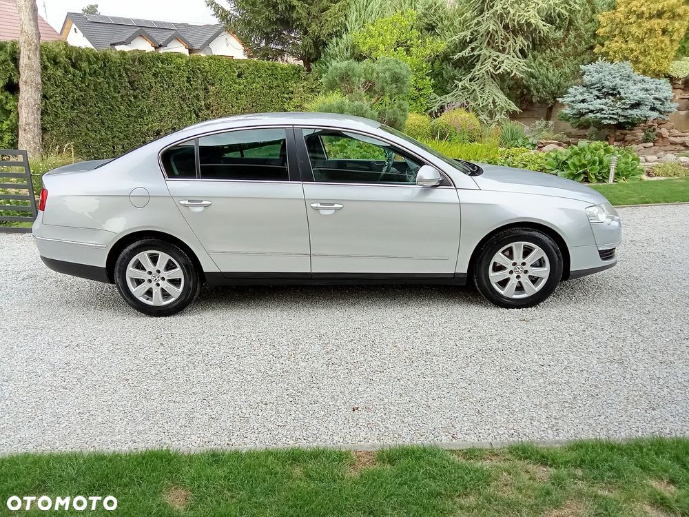 Volkswagen Passat - 11