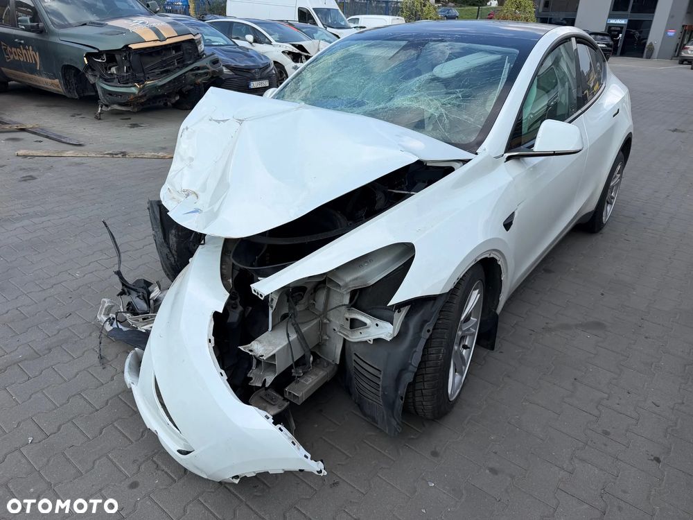 Tesla Model Y RWD - 5