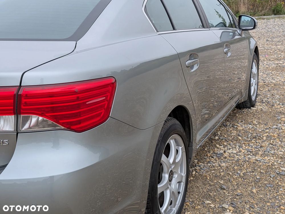 Toyota Avensis 1.8 Sol plus NAVI MS - 14