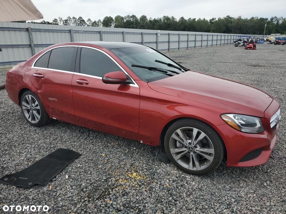 Mercedes-Benz Klasa C 300 9G-TRONIC - 4