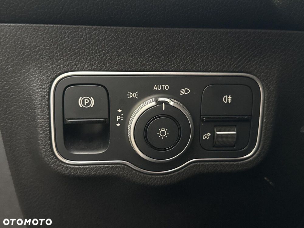 Mercedes-Benz GLB 200 d 8G-DCT - 24