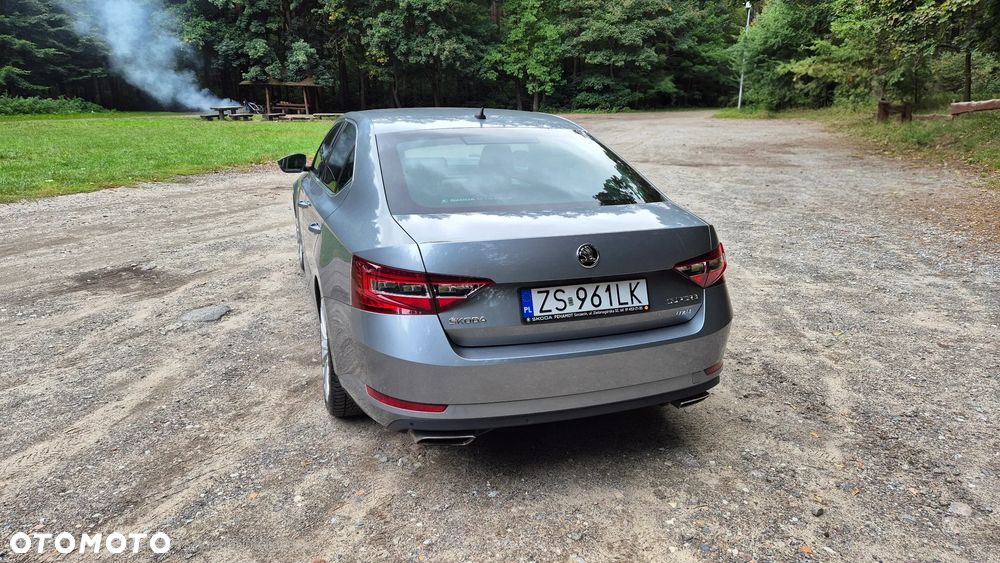 Skoda Superb 2.0 TSI 4x4 L&K DSG - 6