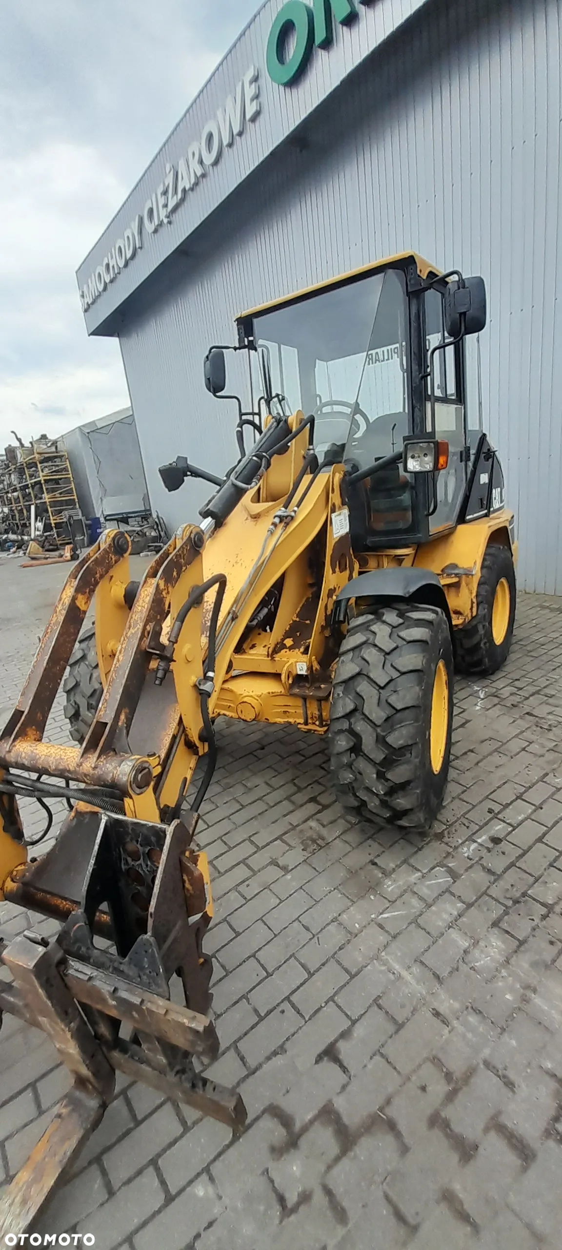 Caterpillar 906 - 14