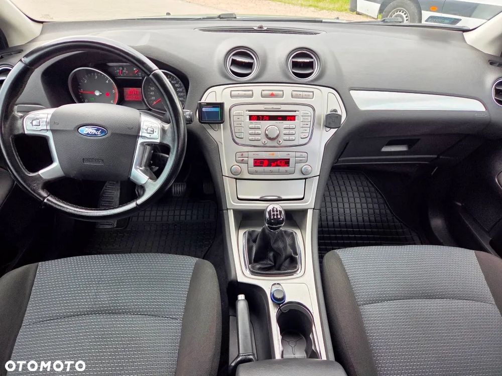 Ford Mondeo 1.8 TDCi Gold X - 29