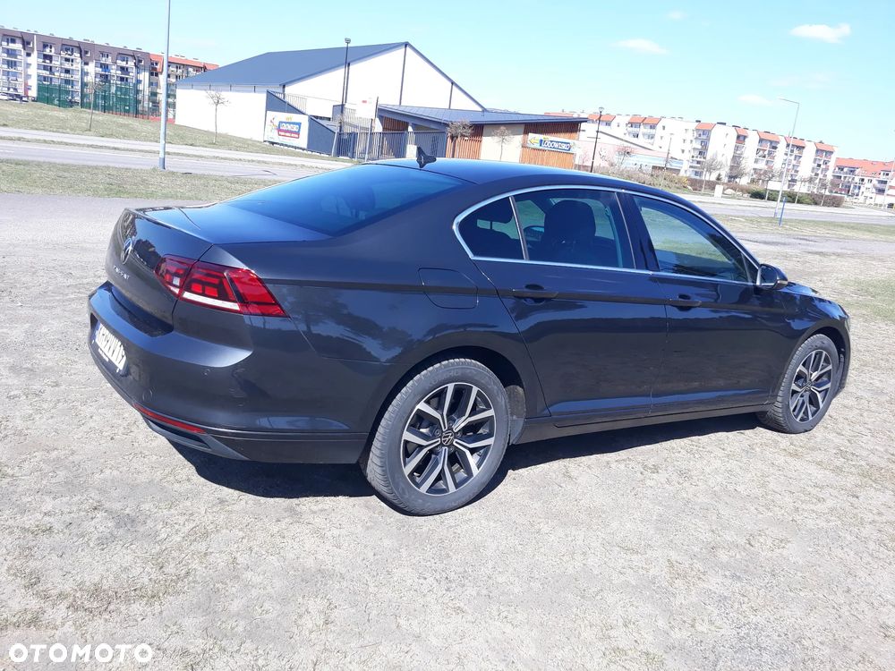 Volkswagen Passat 2.0 TDI SCR Comfortline DSG - 2