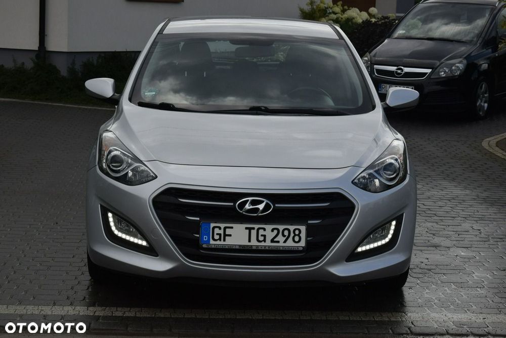 Hyundai i30 blue 1.6 GDI Trend - 2